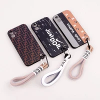 قاب طرحدار محافظ لنزدار + بند آویز لنیارد iPhone 12