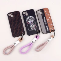 قاب طرحدار محافظ لنزدار + بند آویز لنیارد iPhone 13