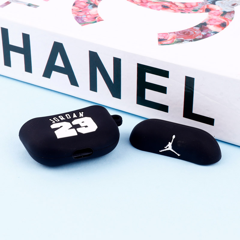 محافظ AirPods 3 سیلیکونی Jordan مشکی
