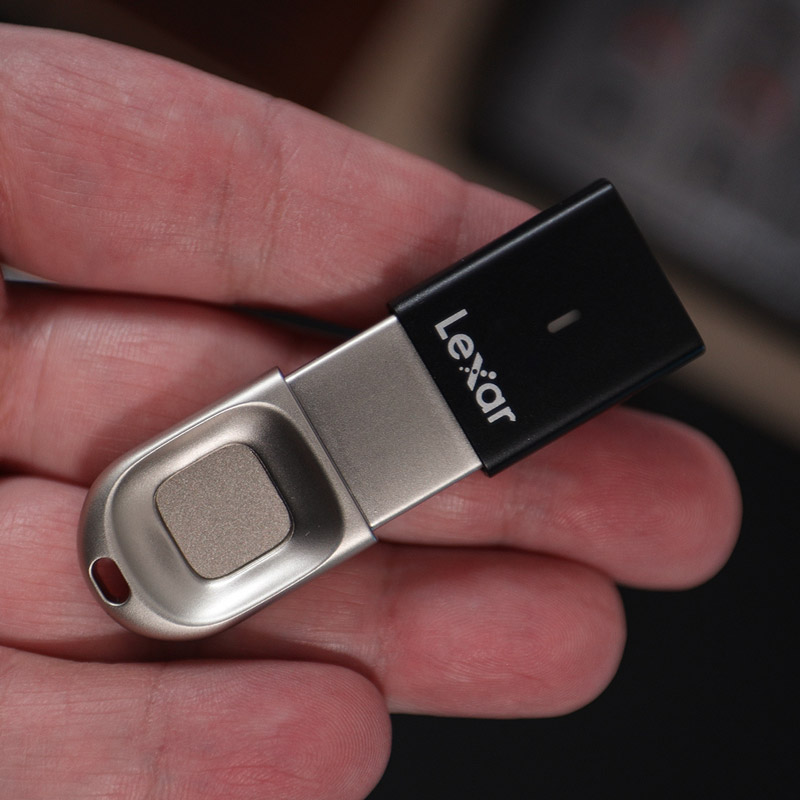 فلش 32 گیگ لکسار Lexar JumpDrive Fingerprint F35 USB3.0