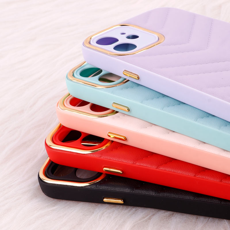 قاب پافر چرمی لوزی محافظ لنزدار iPhone 12