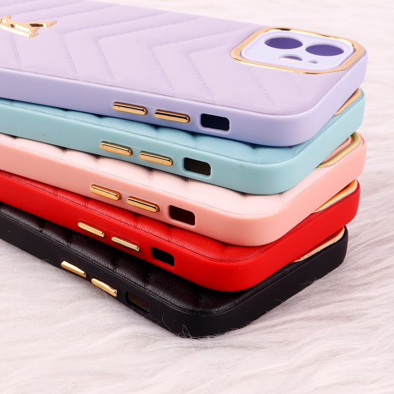 قاب پافر چرمی لوزی محافظ لنزدار iPhone 12