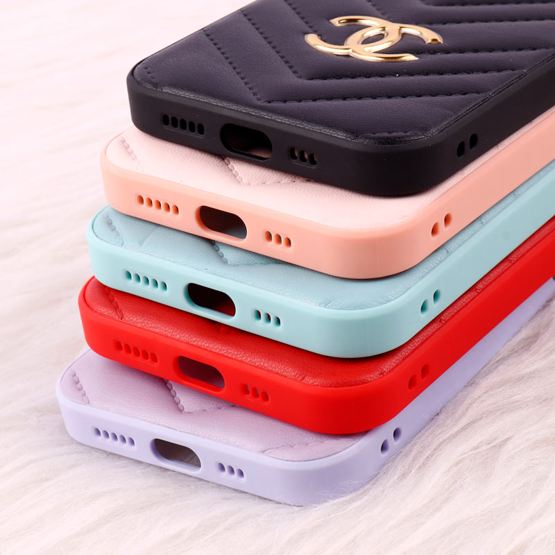 قاب پافر چرمی لوزی محافظ لنزدار iPhone 13