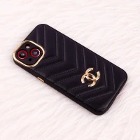 قاب پافر چرمی لوزی محافظ لنزدار iPhone 13