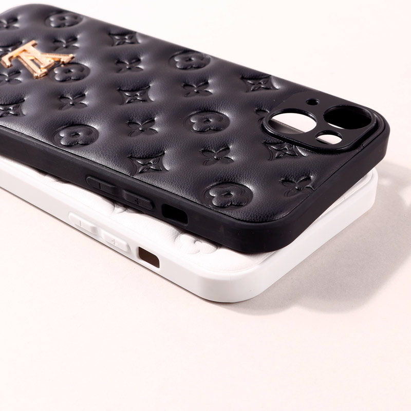قاب پافر چرمی LV محافظ لنزدار iPhone 14 Plus