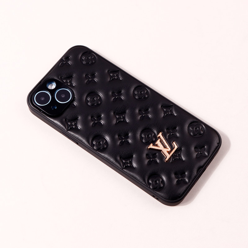 قاب پافر چرمی LV محافظ لنزدار iPhone 14 Plus