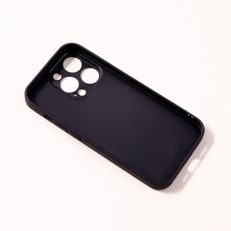 قاب پافر چرمی LV محافظ لنزدار iPhone 14 Pro