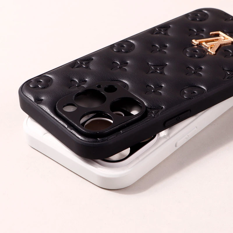 قاب پافر چرمی LV محافظ لنزدار iPhone 14 Pro