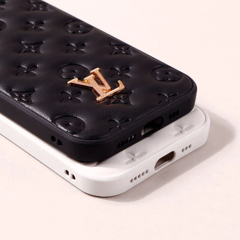 قاب پافر چرمی LV محافظ لنزدار iPhone 14 Pro