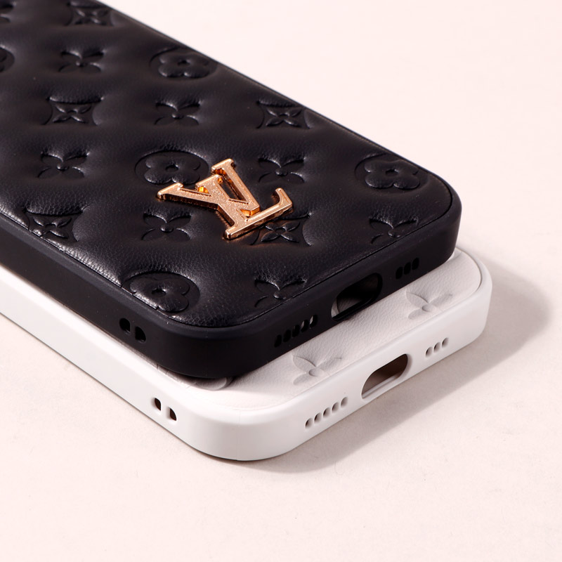 قاب پافر چرمی LV محافظ لنزدار iPhone 14 Pro