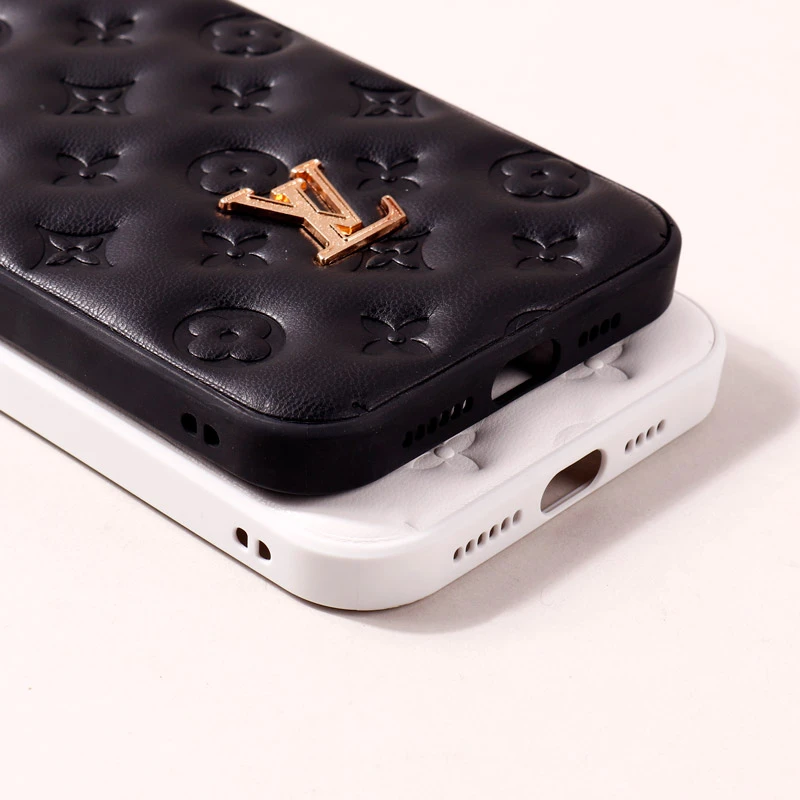 قاب پافر چرمی LV محافظ لنزدار iPhone 14 Pro Max