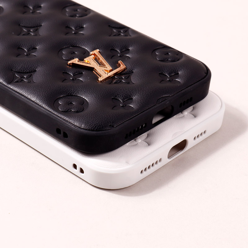 قاب پافر چرمی LV محافظ لنزدار iPhone 14 Pro Max