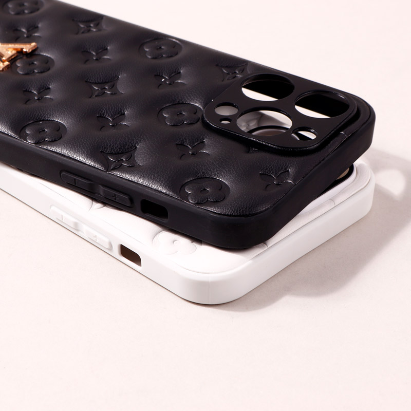 قاب پافر چرمی LV محافظ لنزدار iPhone 14 Pro Max