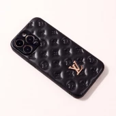 قاب پافر چرمی LV محافظ لنزدار iPhone 14 Pro Max