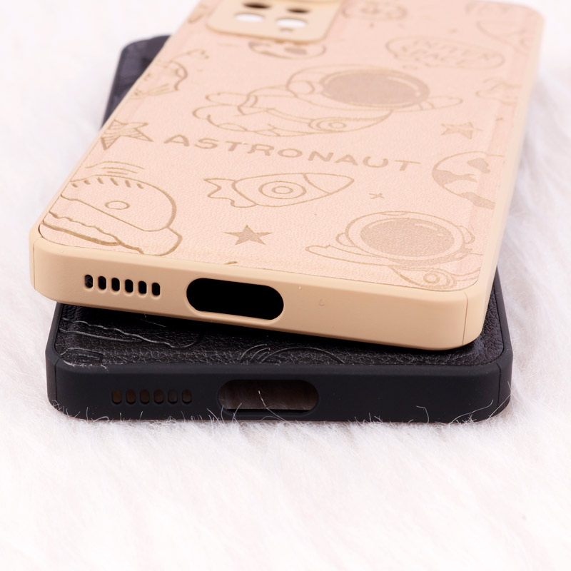 قاب ضد ضربه چرمی Astronaut محافظ لنزدار Xiaomi Redmi Note 11 Pro