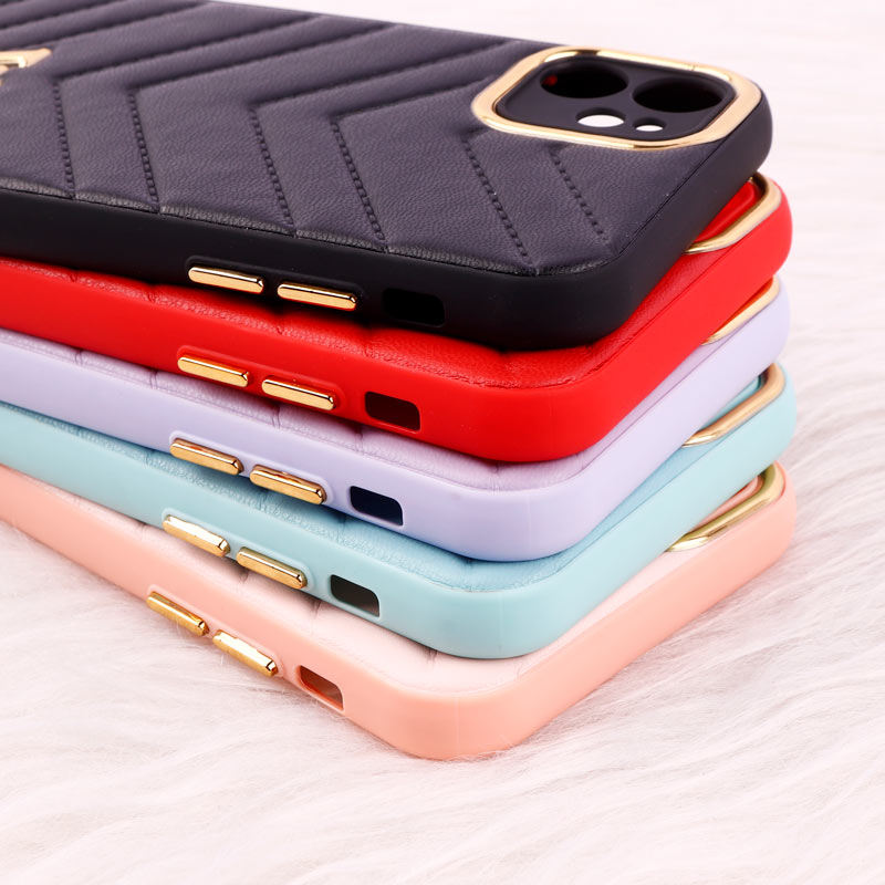 قاب پافر چرمی لوزی محافظ لنزدار iPhone 11