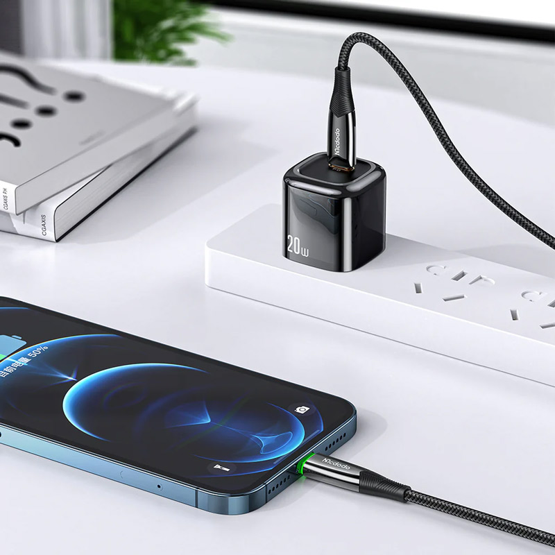 کابل تبدیل فست شارژ Mcdodo CA-8560 Type-C To Lightning 3A PD 36W 1.2m